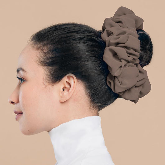 Coletero de Chifón Perla con Flor para el Cabello en Color Puro - Image 4