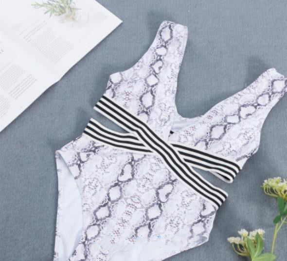 Traje de Baño Europeo con Estampado de Serpiente