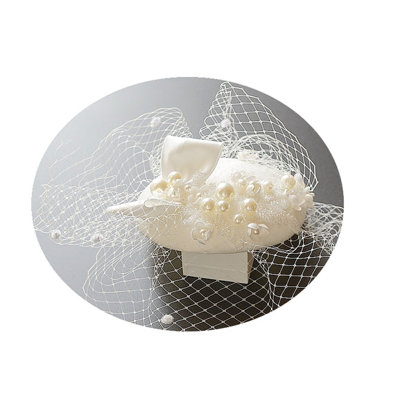 Sombrero Francés para Dama con Perlas y Moño Elegante