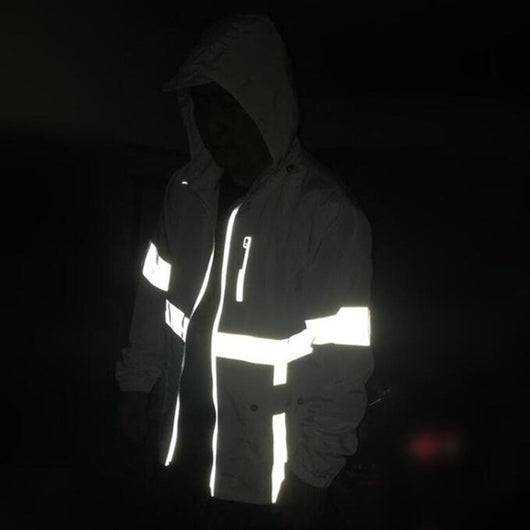 Chaqueta Reflectante con Capucha para Correr de Noche - Image 5