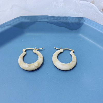 Aretes Geométricos Retro de Acrílico Transparente con Aro - Image 3