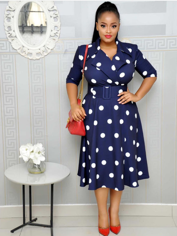 Traje de Vestir con Cuello de Lunares y Cinturón Talla Grande - Image 10