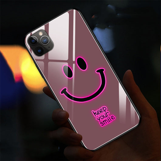 Funda para iPhone con Cara Sonriente y Flash LED Interactivo - Image 7
