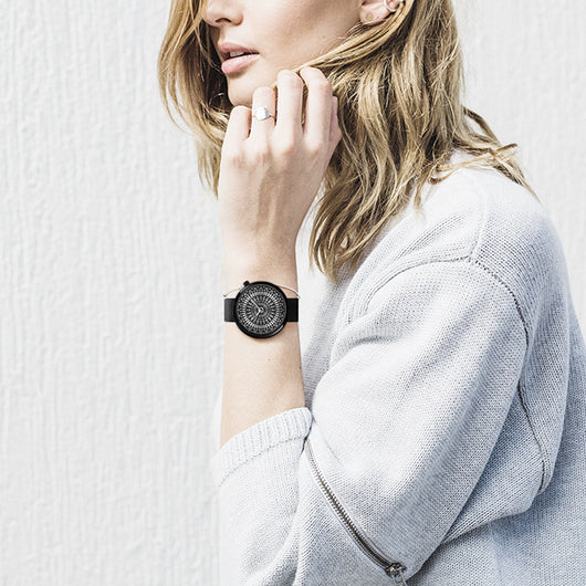 Reloj de Moda para Mujer Shengke - Dial Creativo, Malla de Acero Inoxidable y Resistencia al Agua - Image 5