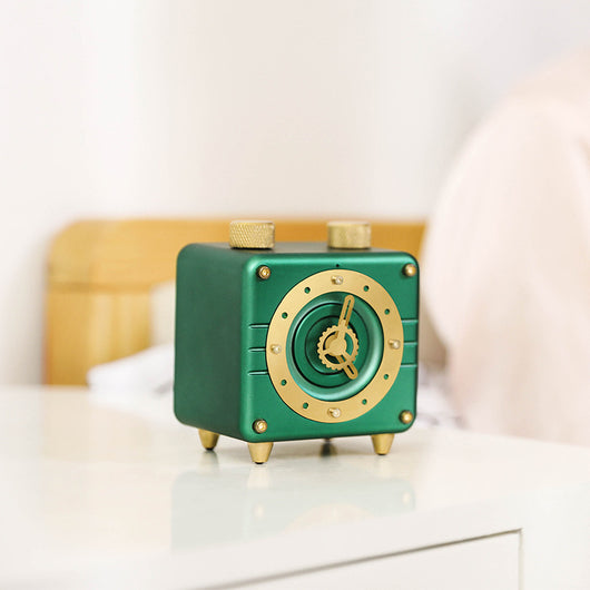 Parlante Bluetooth Retro Verde con Diseño de Reloj, Radio FM y Micrófono - Image 7