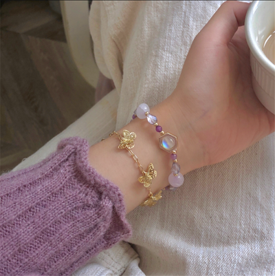 Pulsera de Amatista y Piedra de Luna con Mariposa de Metal - Diseño Exclusivo - Image 5