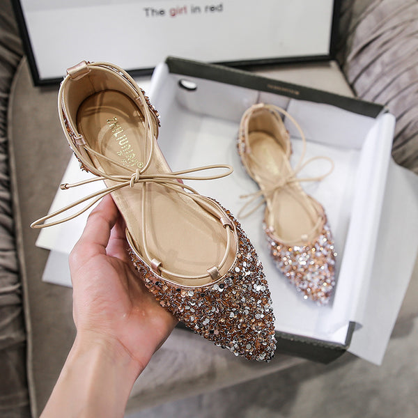 Zapato de Tacón con Tiras Cruzadas y Cristales Brillantes