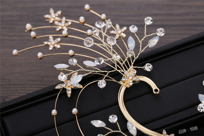 Tocado Nupcial con Aretes de Flores y Flecos Largos - Image 9