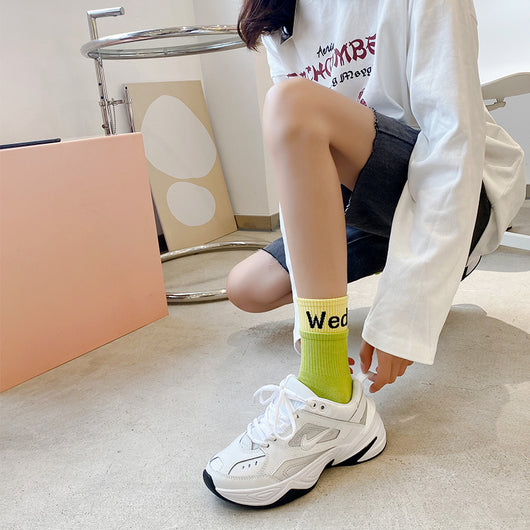 Calcetines Tubo de Algodón con Combinación de Letras y Colores para Mujer - Image 32