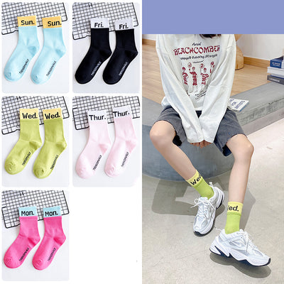 Calcetines Tubo de Algodón con Combinación de Letras y Colores para Mujer - Image 5