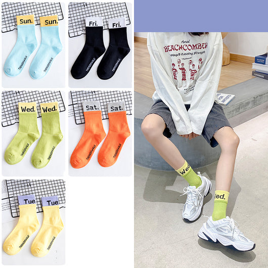 Calcetines Tubo de Algodón con Combinación de Letras y Colores para Mujer - Image 4