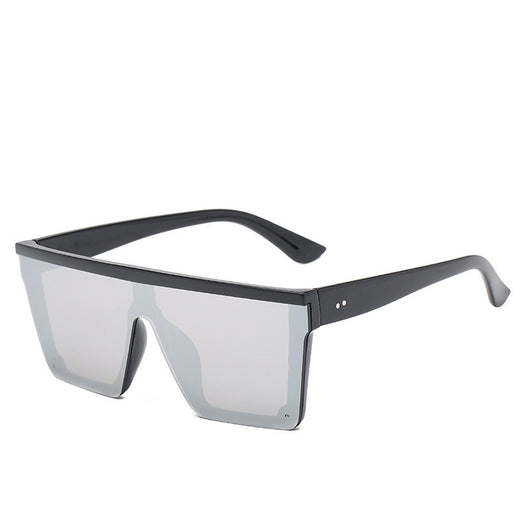 Oversized flat-top sunglasses with a brown tortoise shell frame and brown gradient lenses. - Image 17