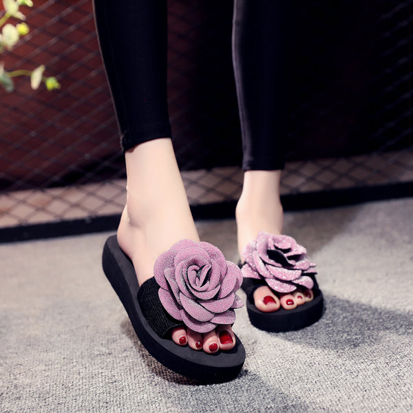 Sandalias con Rosa - Comodidad y Estilo Floral