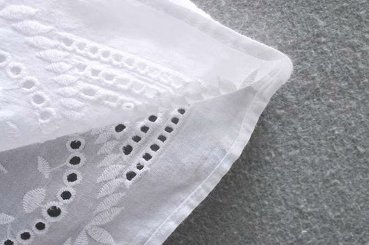 Camisa Elegante de Cuello Alto con Bordado y Detalles Recortados - Image 13
