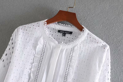 Camisa Elegante de Cuello Alto con Bordado y Detalles Recortados - Image 14