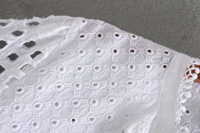 Camisa Elegante de Cuello Alto con Bordado y Detalles Recortados - Image 15