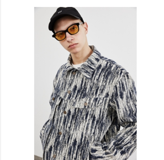 Chaqueta Denim Oversize con Efecto Lavado y Estampado Copo de Nieve - Image 10