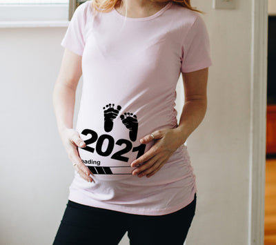 Playera de Maternidad con Estampado Infantil de Manga Corta - Image 4