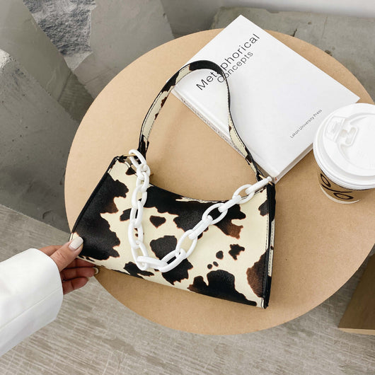 Bolso de Hombro Versátil con Estampado de Vaca - Image 3