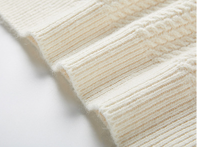 Chaleco Blanco Minimalista sin Mangas - Image 22