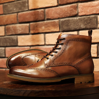 Botas de Cuero Estilo Británico para Hombre con Tallado Artesanal - Image 11