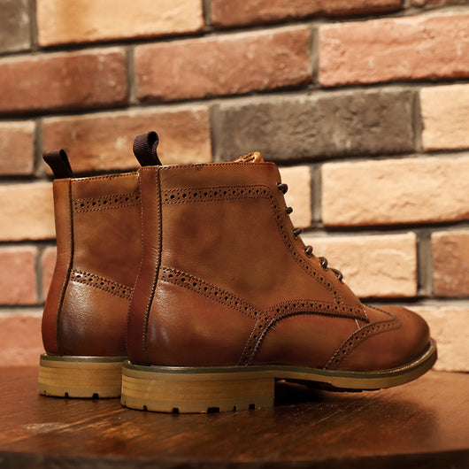 Botas de Cuero Estilo Británico para Hombre con Tallado Artesanal - Image 5