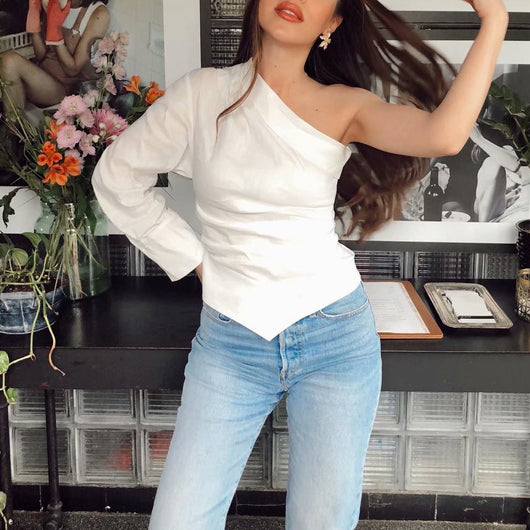Blusa con Pliegues Asimétricos y Hombros Caídos - Image 9