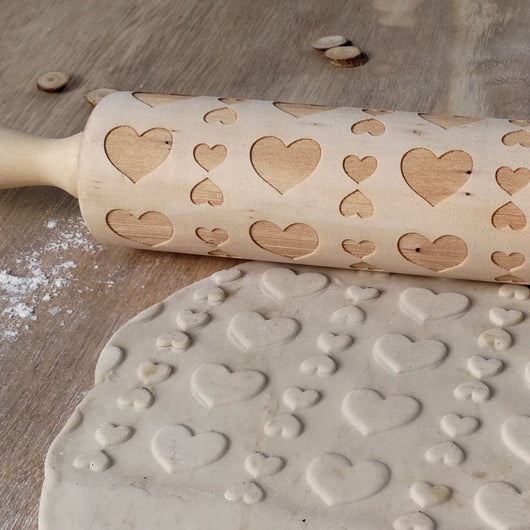 Rodillo de Amasar de Madera con Grabado Láser Patrón de Amor - Image 2