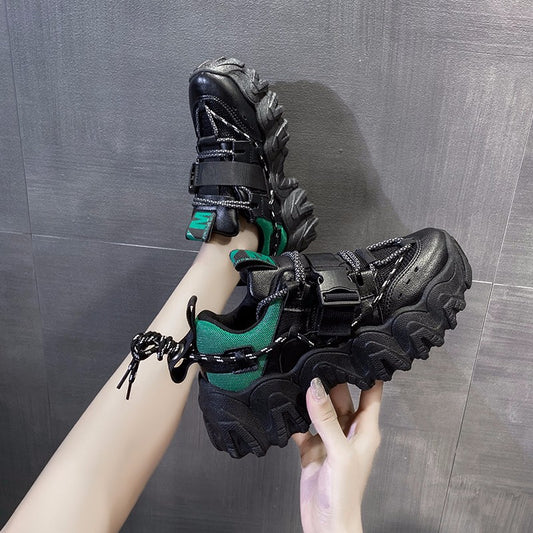 Zapatos Deportivos Negros Versátiles para Estudiantes y Uso Diario - Image 2