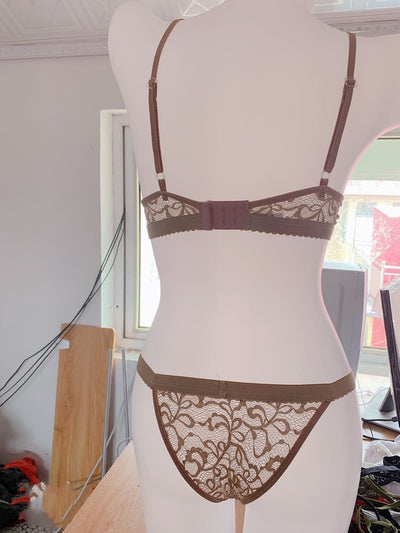 Tanga de Encaje Sensual de Tres Puntos - Lencería Sexy Premium - Image 4