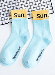 Calcetines Tubo de Algodón con Combinación de Letras y Colores para Mujer - Image 14