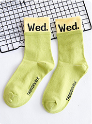 Calcetines Tubo de Algodón con Combinación de Letras y Colores para Mujer - Image 17