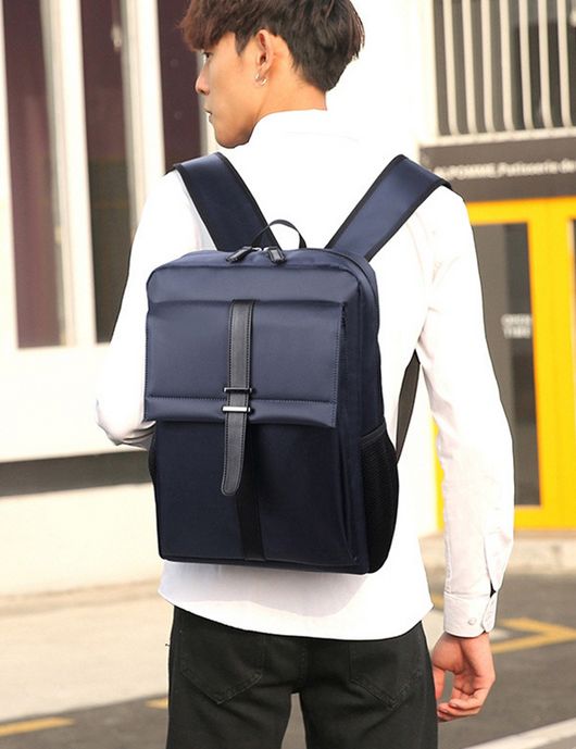 Mochila Ejecutiva Impermeable para Laptop y Viajes - Image 12