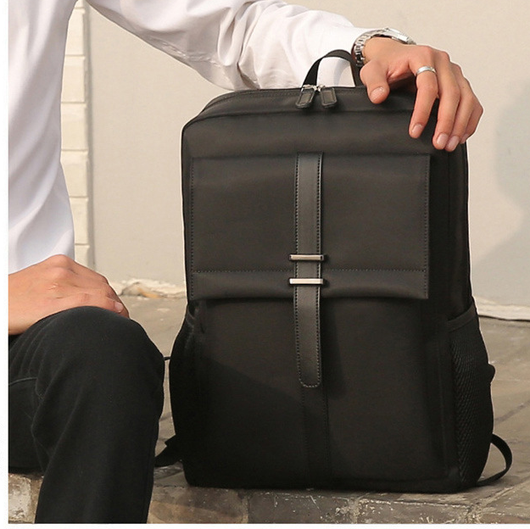 Mochila Ejecutiva Impermeable para Laptop y Viajes - Image 13