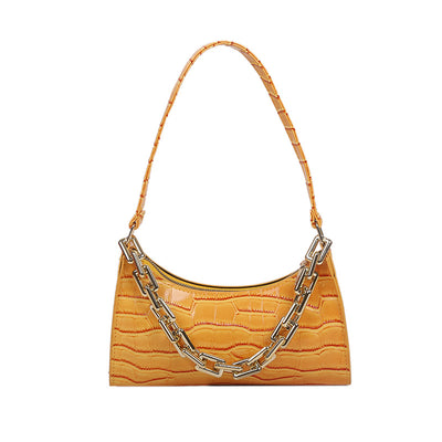 Bolso Bandolera con Cadena y Diseño Baguette Axilar - Image 22