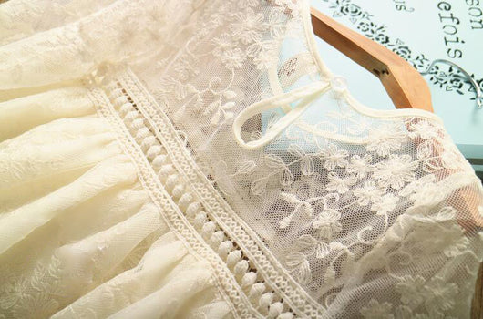 Vestido Princesa Niña con Encaje Calado y Cuello Redondo - Image 12