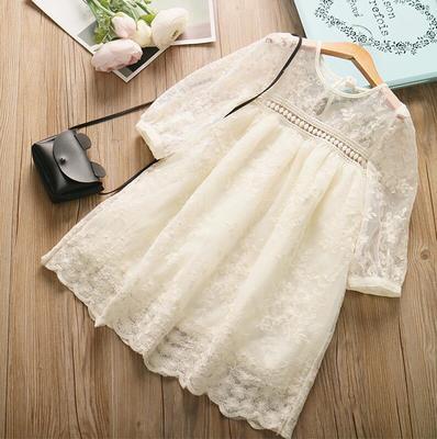 Vestido Princesa Niña con Encaje Calado y Cuello Redondo