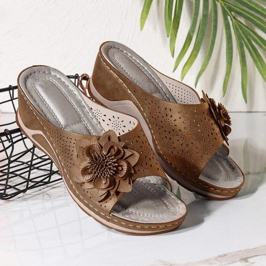 Sandalias Retro con Flores Caladas y Plataforma Elevadora - Image 12