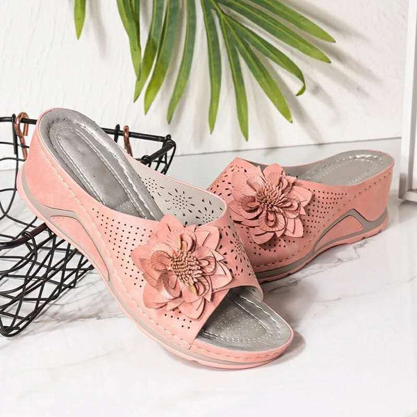 Sandalias Retro con Flores Caladas y Plataforma Elevadora