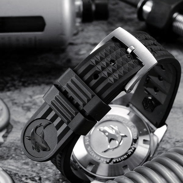 Reloj Sumergible con Espejo de Zafiro y Movimiento Mecánico