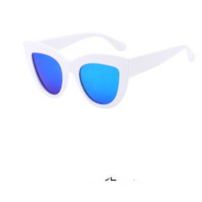 White cat-eye sunglasses with purple gradient lenses, featuring a retro and trendy style. - Image 7