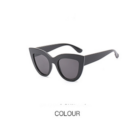 White cat-eye sunglasses with purple gradient lenses, featuring a retro and trendy style. - Image 12