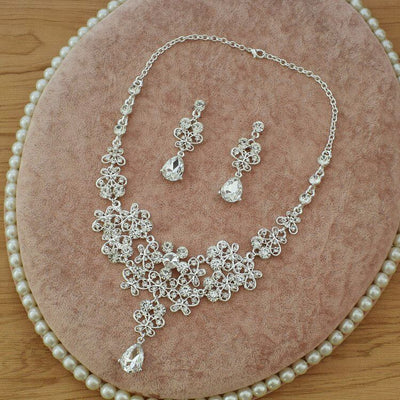 Collar Mariposa de Tres Piezas con Colgante Delicado - Image 6