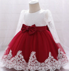Bata Clínica con Detalles de Encaje y Costuras Reforzadas - Image 4