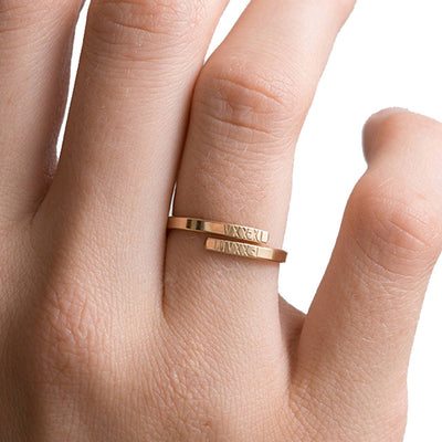 Anillo Personalizado con Dos Nombres Grabado - Joya Personalizable - Image 2
