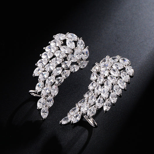 Aretes de Alas de Ángel con Circonita Cúbica Brillante para Mujer - Joyería de Bodas en Oro Blanco - Image 4