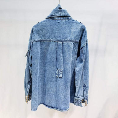Chaqueta Vaquera Gruesa con Botones Dorados y Cuello Alto - Image 7