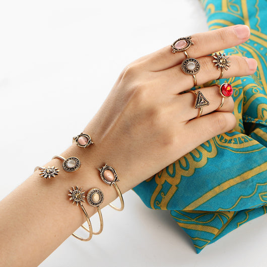 Conjunto de Anillos y Pulsera Abierta Floral Vintage Artesanal - Image 9