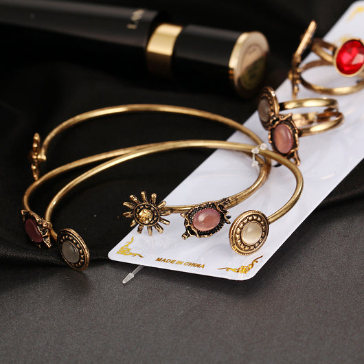 Conjunto de Anillos y Pulsera Abierta Floral Vintage Artesanal - Image 10