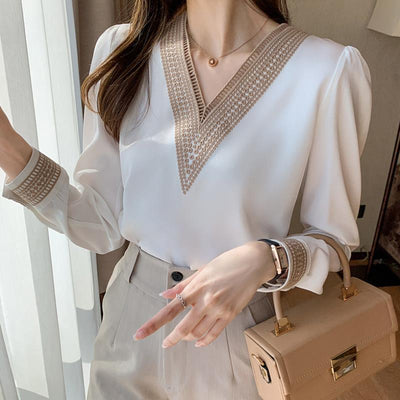 Blusa Blanca de Encaje con Cuello en V y Manga Larga para Mujer - Image 3